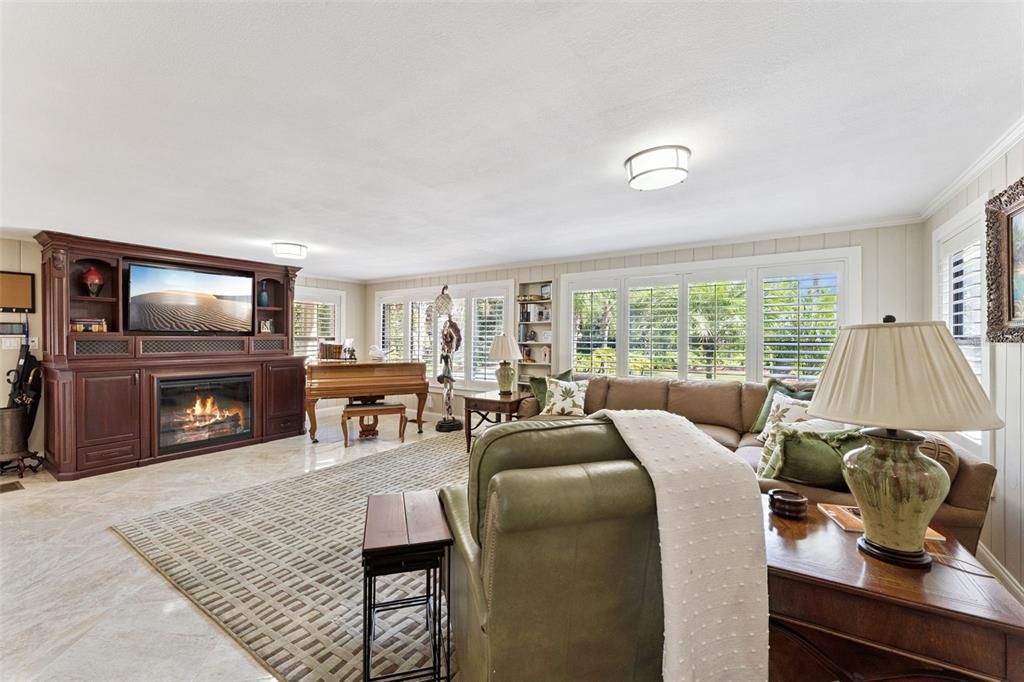 For Sale: $2,200,000 (7 beds, 5 baths, 5624 Square Feet)