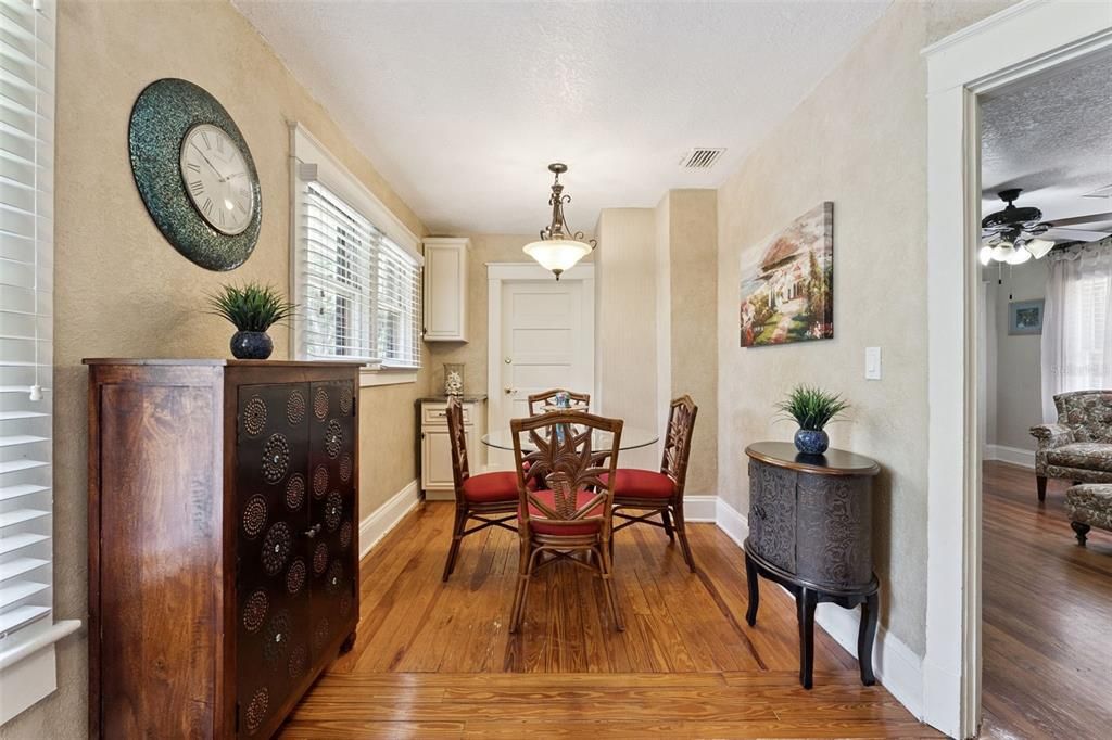 For Sale: $2,200,000 (7 beds, 5 baths, 5624 Square Feet)