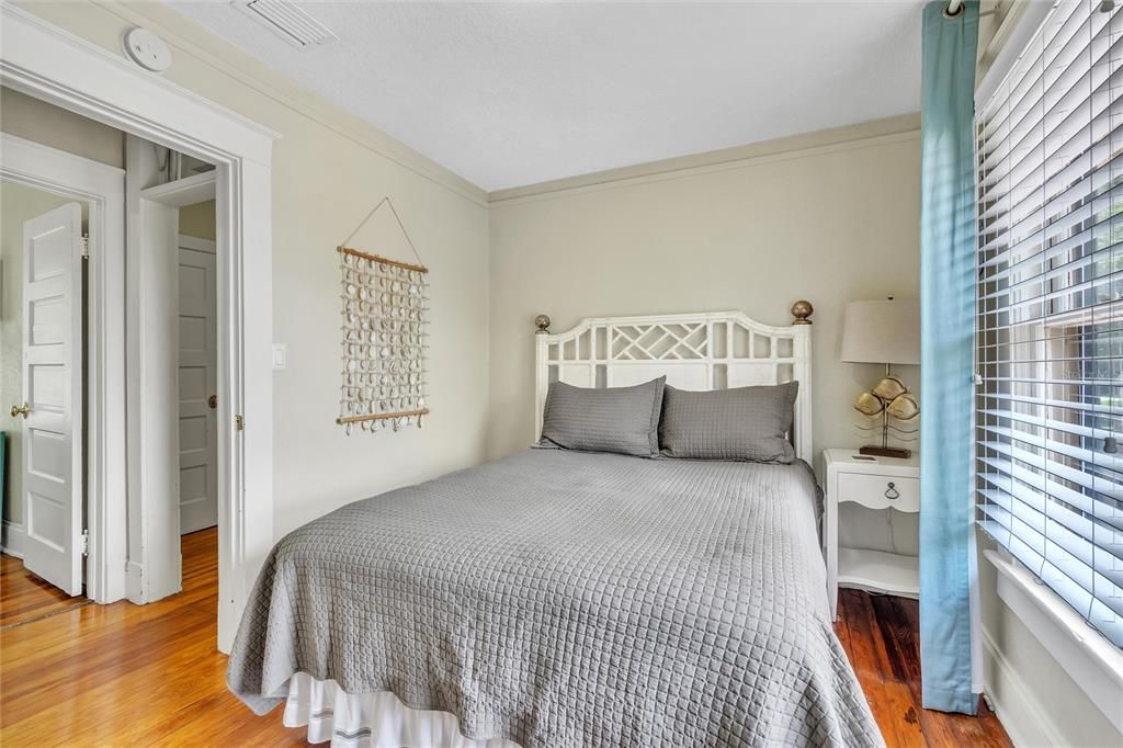 For Sale: $2,200,000 (7 beds, 5 baths, 5624 Square Feet)