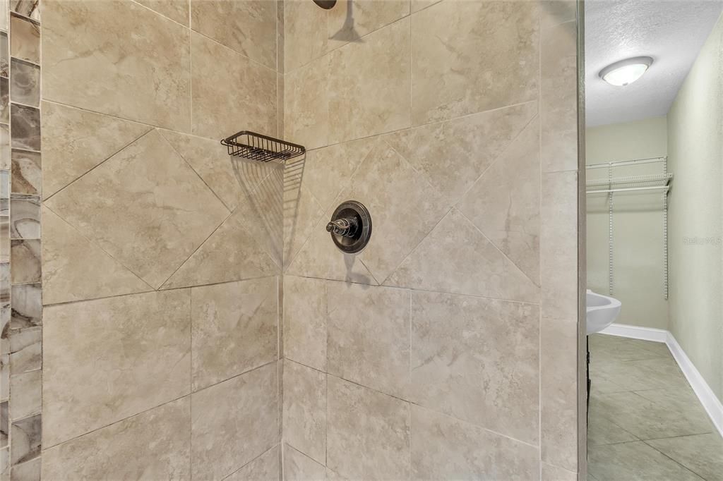 For Sale: $2,200,000 (7 beds, 5 baths, 5624 Square Feet)