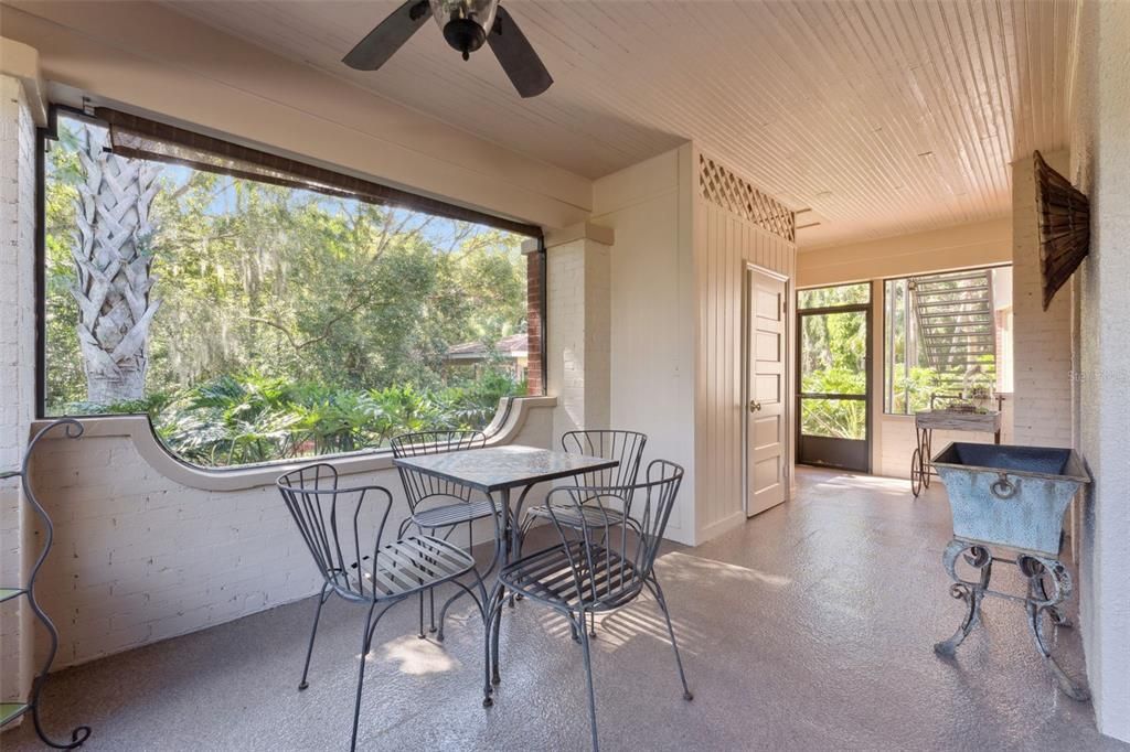 For Sale: $2,200,000 (7 beds, 5 baths, 5624 Square Feet)