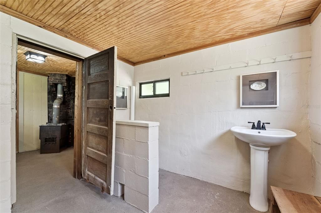 For Sale: $2,200,000 (7 beds, 5 baths, 5624 Square Feet)