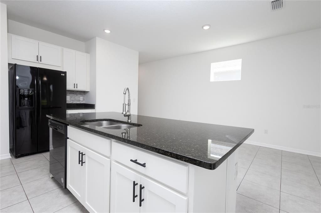 For Sale: $315,000 (3 beds, 2 baths, 1485 Square Feet)