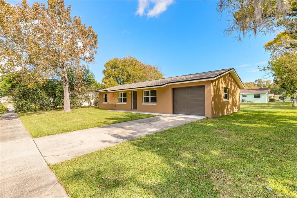 For Sale: $225,000 (3 beds, 2 baths, 1031 Square Feet)