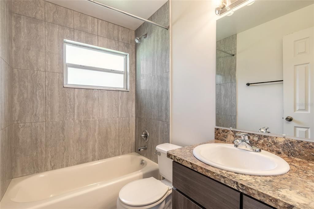 For Sale: $225,000 (3 beds, 2 baths, 1031 Square Feet)