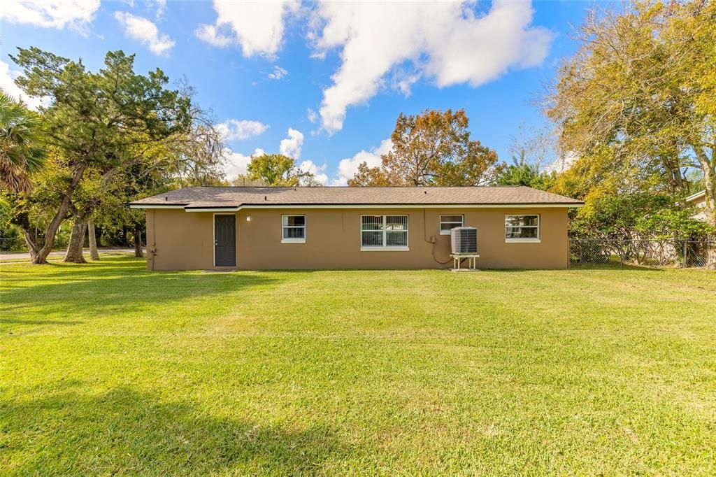 For Sale: $225,000 (3 beds, 2 baths, 1031 Square Feet)