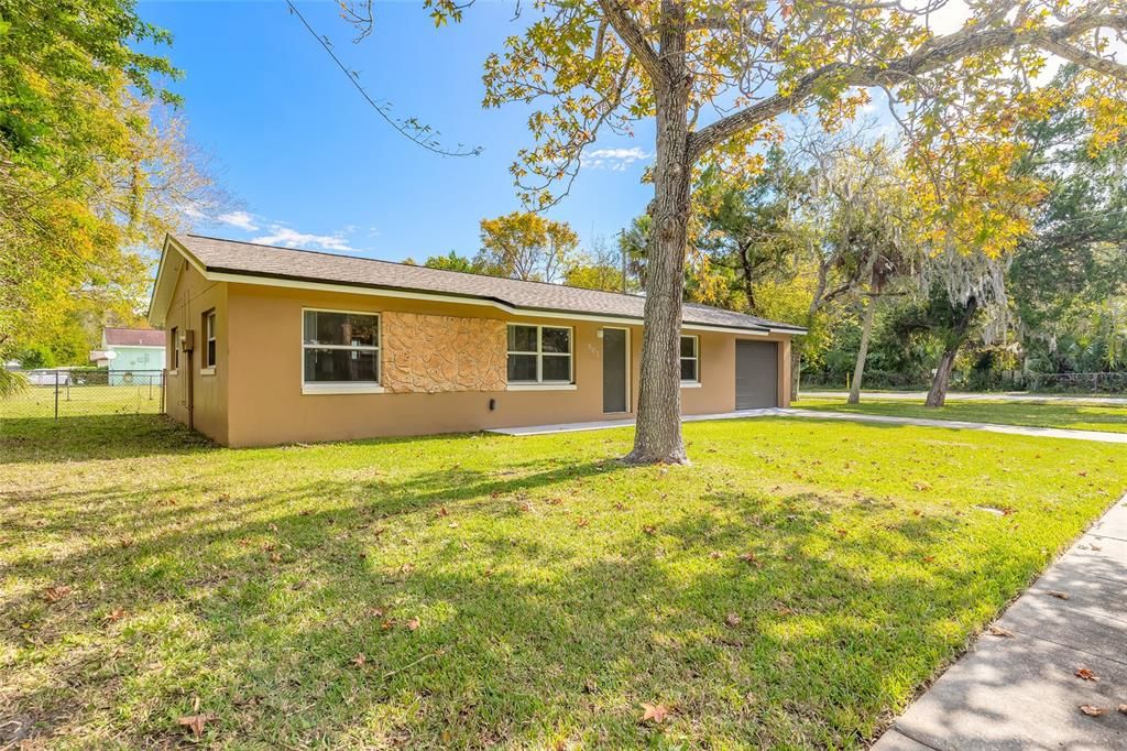 For Sale: $225,000 (3 beds, 2 baths, 1031 Square Feet)