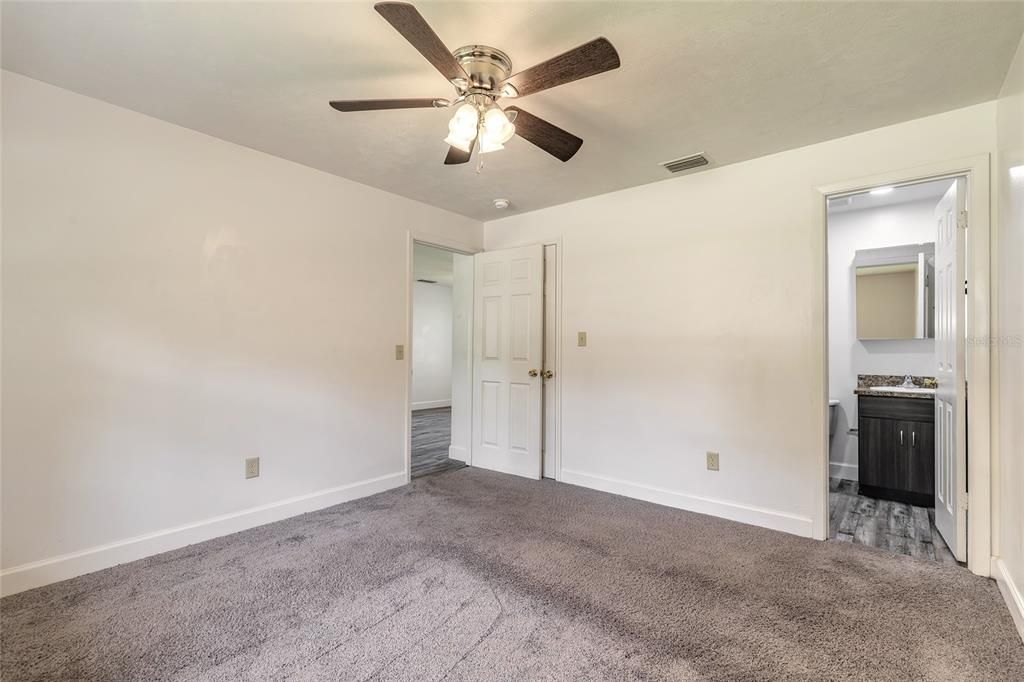 For Sale: $225,000 (3 beds, 2 baths, 1031 Square Feet)