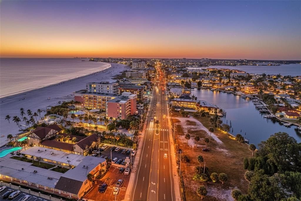 En Venta: $695,000 (2 camas, 2 baños, 1280 Pies cuadrados)