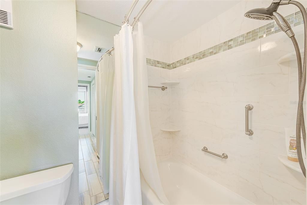 En Venta: $695,000 (2 camas, 2 baños, 1280 Pies cuadrados)