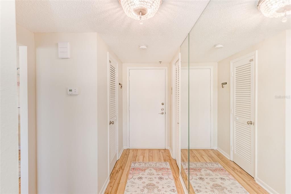 En Venta: $695,000 (2 camas, 2 baños, 1280 Pies cuadrados)