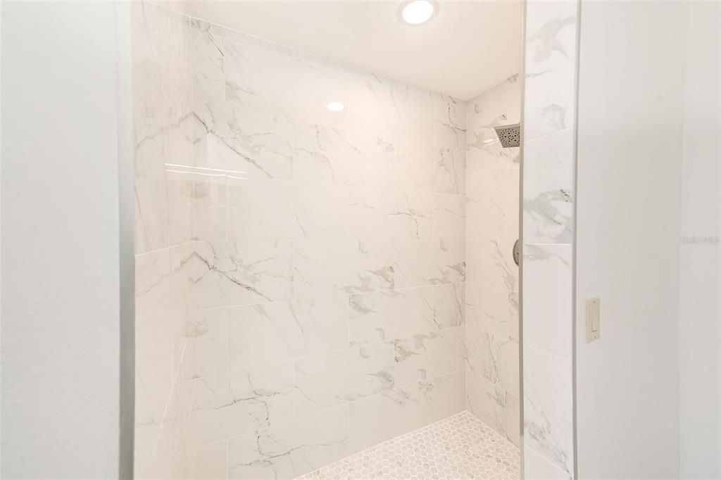 En Venta: $695,000 (2 camas, 2 baños, 1280 Pies cuadrados)