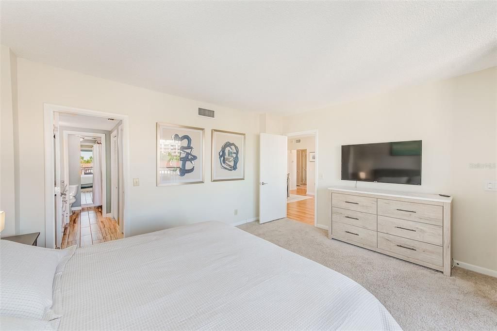 En Venta: $695,000 (2 camas, 2 baños, 1280 Pies cuadrados)