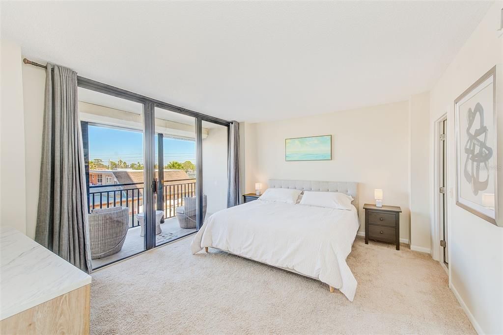 En Venta: $695,000 (2 camas, 2 baños, 1280 Pies cuadrados)