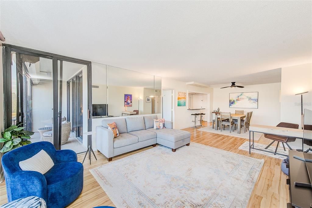 En Venta: $695,000 (2 camas, 2 baños, 1280 Pies cuadrados)