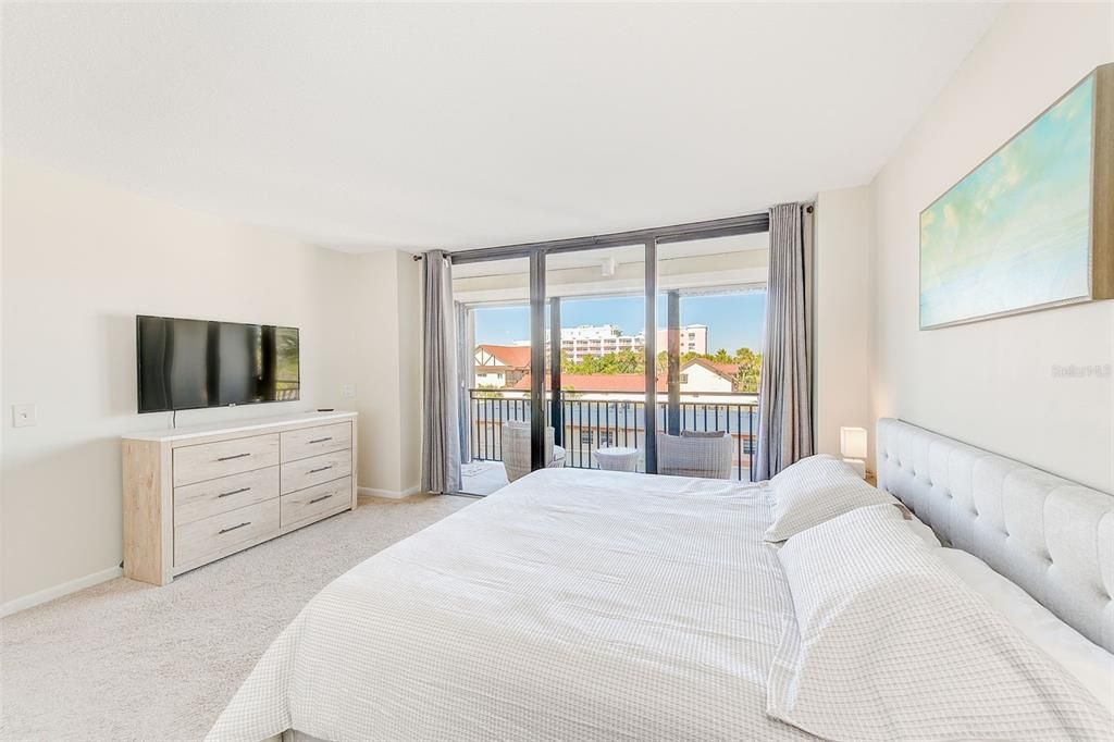 En Venta: $695,000 (2 camas, 2 baños, 1280 Pies cuadrados)