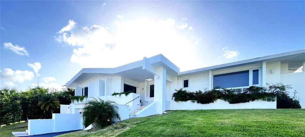 В аренду: $8,500 (5 спален, 6 ванн, 4000 Квадратных фут)