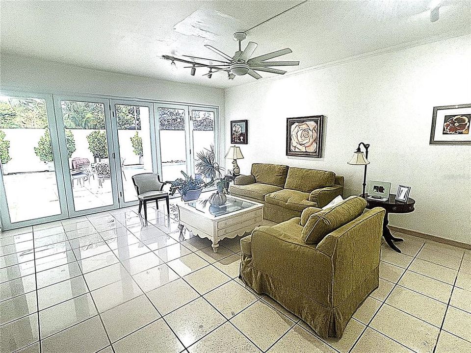 В аренду: $8,500 (5 спален, 6 ванн, 4000 Квадратных фут)