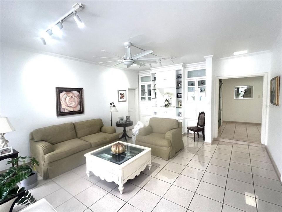 В аренду: $8,500 (5 спален, 6 ванн, 4000 Квадратных фут)