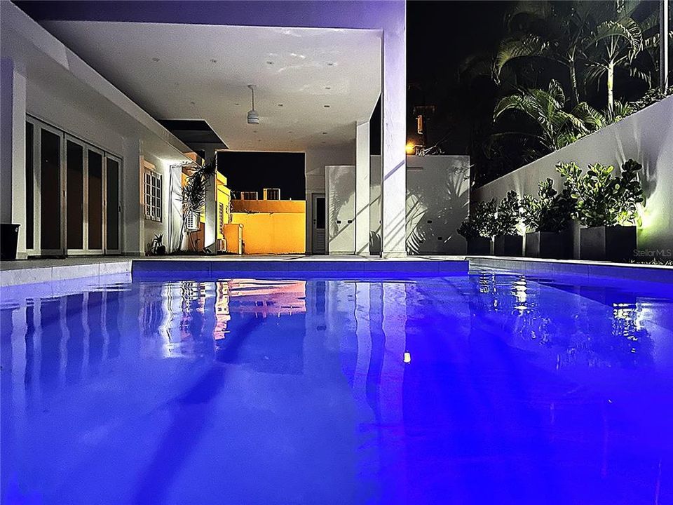 В аренду: $8,500 (5 спален, 6 ванн, 4000 Квадратных фут)