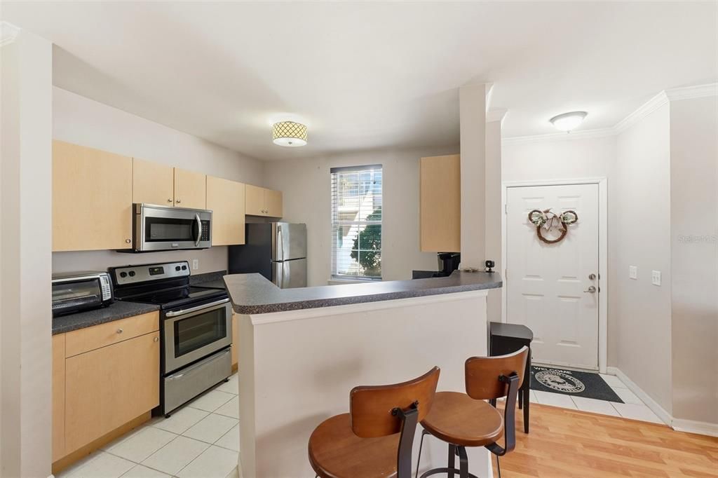 待售: $253,999 (1 贝兹, 1 浴室, 947 平方英尺)