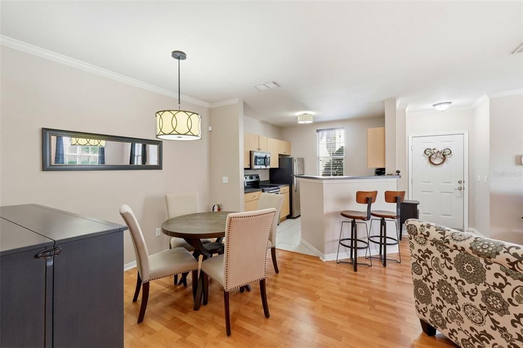 待售: $253,999 (1 贝兹, 1 浴室, 947 平方英尺)