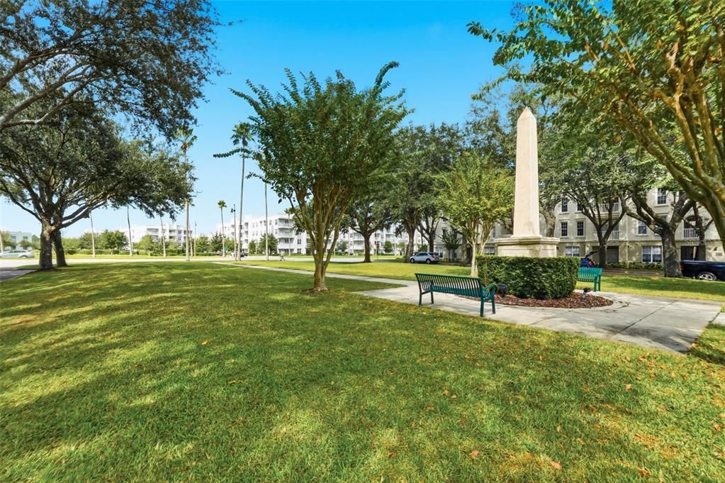 待售: $253,999 (1 贝兹, 1 浴室, 947 平方英尺)