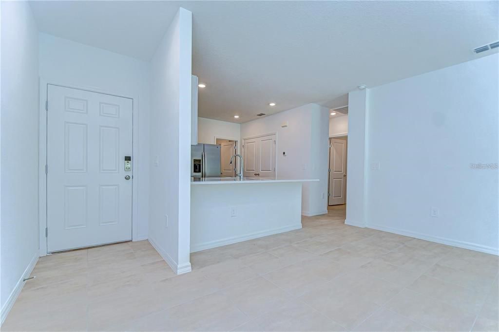 For Rent: $2,000 (3 beds, 2 baths, 1455 Square Feet)