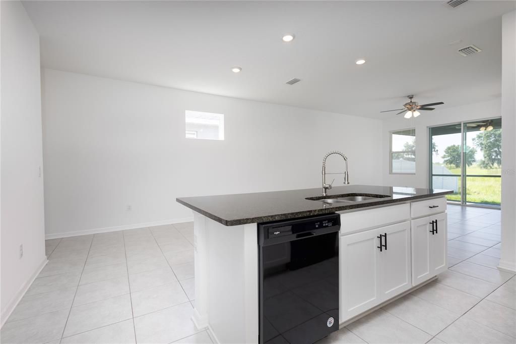 For Rent: $2,200 (3 beds, 2 baths, 1485 Square Feet)