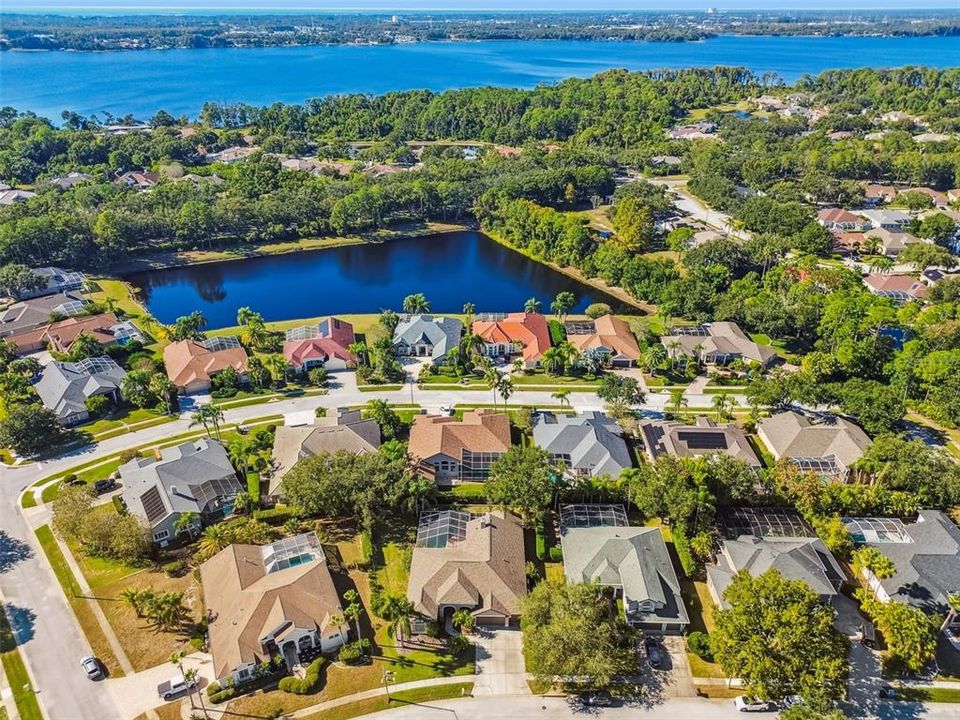 Под контрактом: $999,000 (5 спален, 3 ванн, 3054 Квадратных фут)