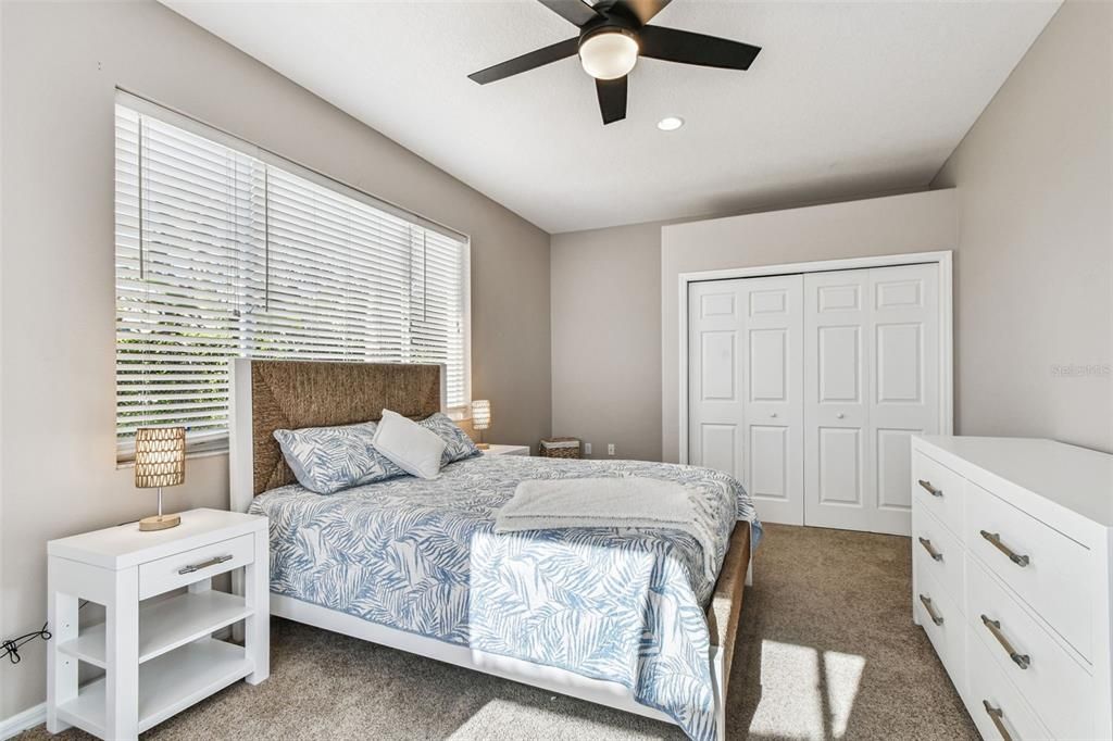 Под контрактом: $999,000 (5 спален, 3 ванн, 3054 Квадратных фут)