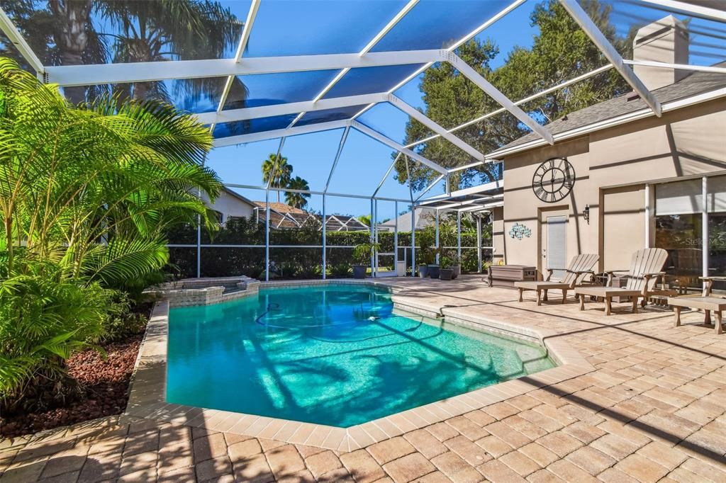 Под контрактом: $999,000 (5 спален, 3 ванн, 3054 Квадратных фут)