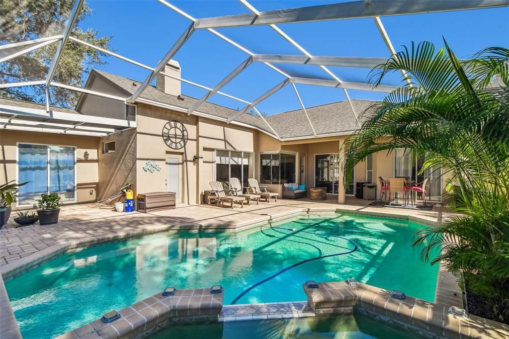 Под контрактом: $999,000 (5 спален, 3 ванн, 3054 Квадратных фут)