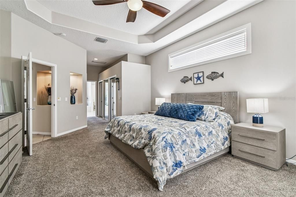 Под контрактом: $999,000 (5 спален, 3 ванн, 3054 Квадратных фут)