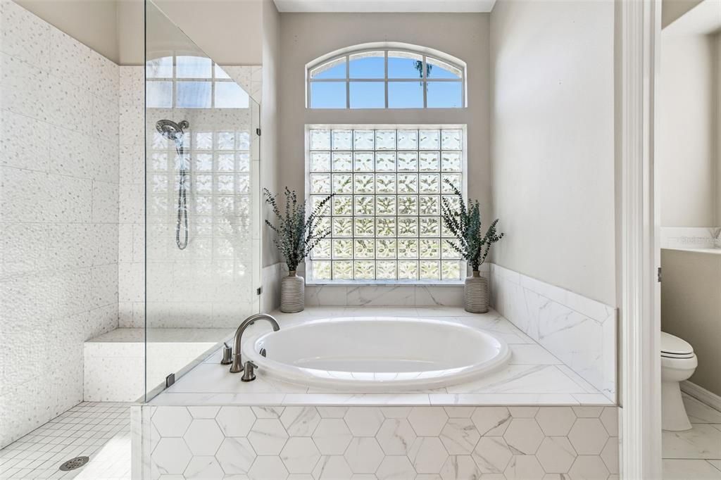 Под контрактом: $999,000 (5 спален, 3 ванн, 3054 Квадратных фут)