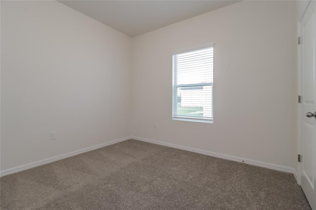 For Rent: $2,405 (4 beds, 2 baths, 1909 Square Feet)