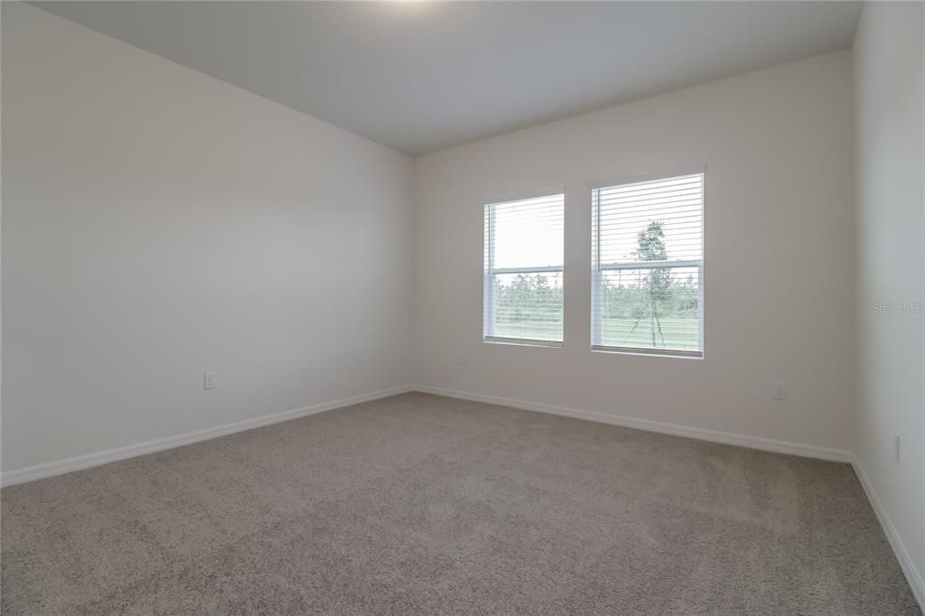 For Rent: $2,405 (4 beds, 2 baths, 1909 Square Feet)