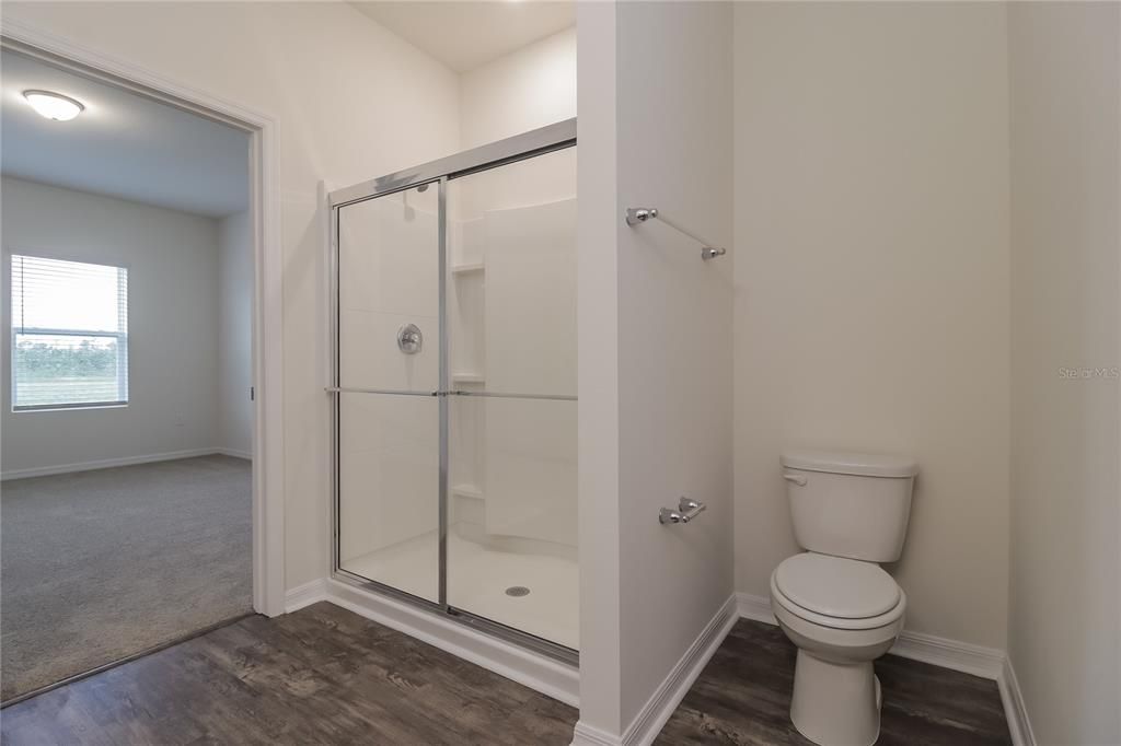 For Rent: $2,405 (4 beds, 2 baths, 1909 Square Feet)