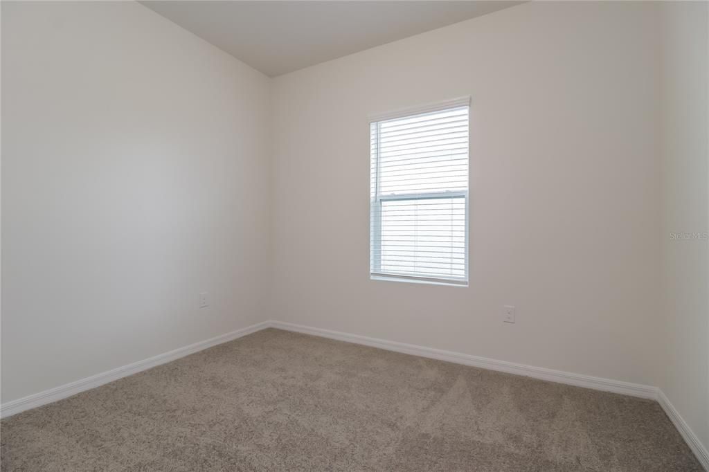 For Rent: $2,405 (4 beds, 2 baths, 1909 Square Feet)