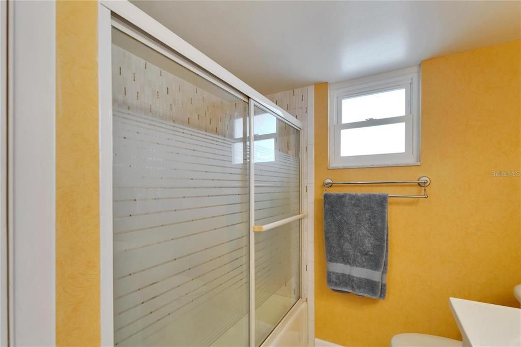 待售: $139,400 (2 贝兹, 2 浴室, 1190 平方英尺)