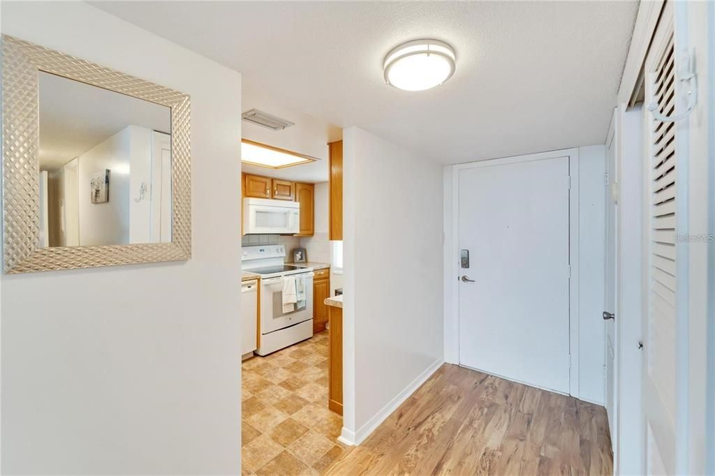 待售: $139,400 (2 贝兹, 2 浴室, 1190 平方英尺)