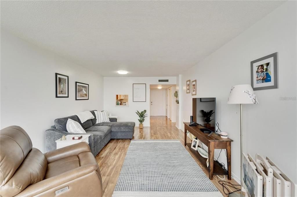 待售: $139,400 (2 贝兹, 2 浴室, 1190 平方英尺)