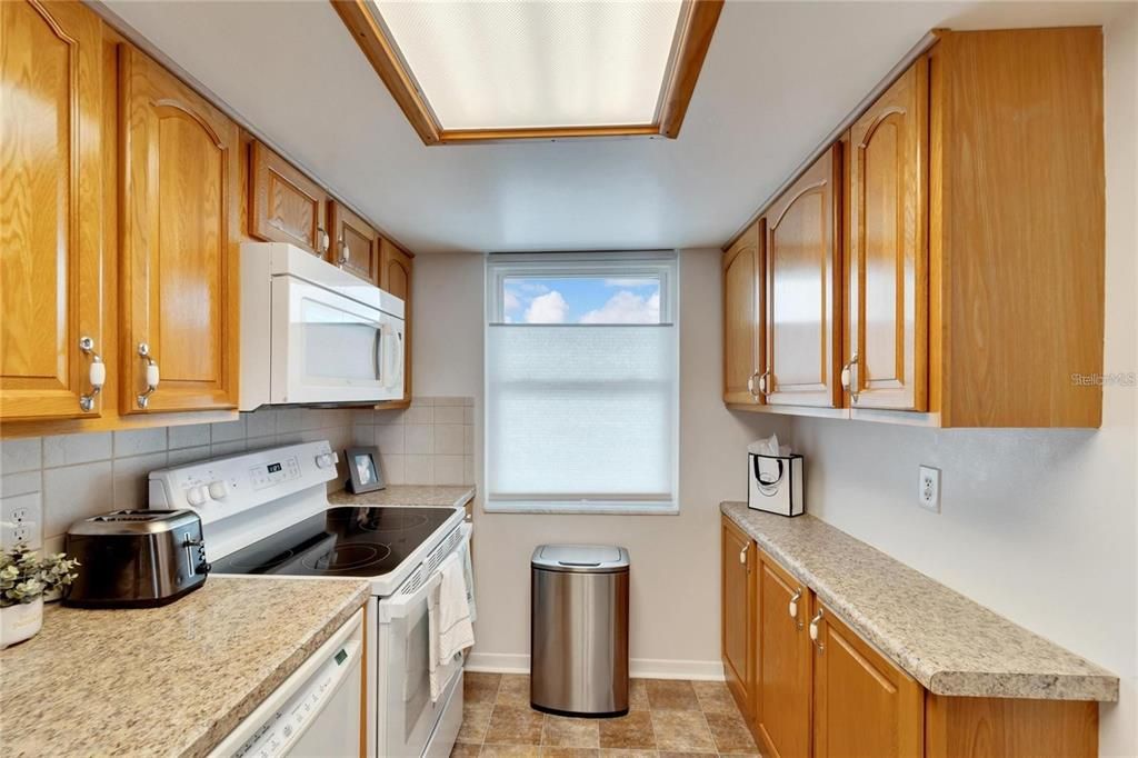 待售: $139,400 (2 贝兹, 2 浴室, 1190 平方英尺)