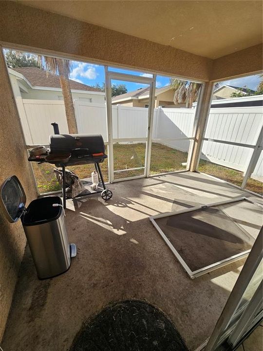 合同活跃: $250,000 (3 贝兹, 2 浴室, 1425 平方英尺)