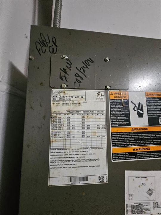 合同活跃: $250,000 (3 贝兹, 2 浴室, 1425 平方英尺)