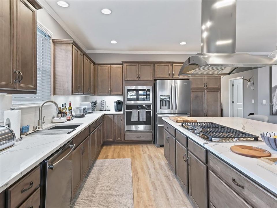 For Sale: $495,000 (2 beds, 2 baths, 1938 Square Feet)