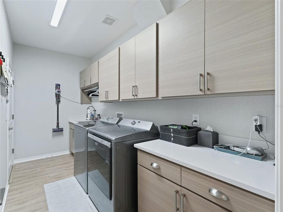 For Sale: $495,000 (2 beds, 2 baths, 1938 Square Feet)