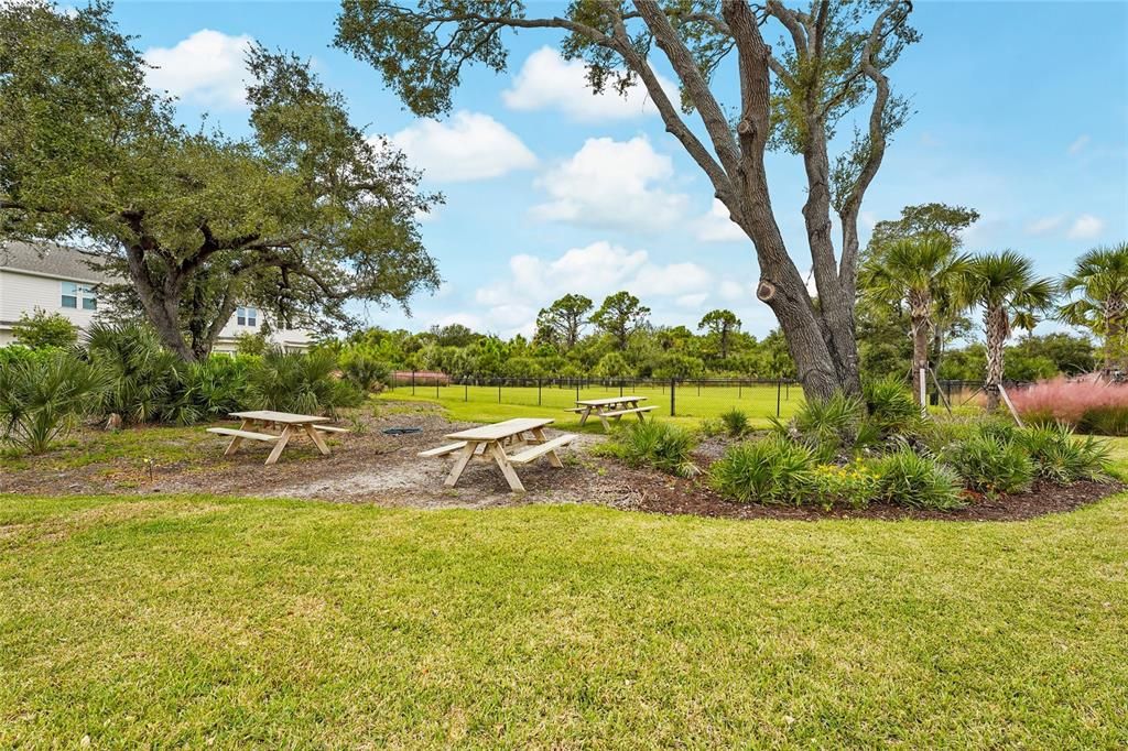 For Rent: $2,600 (3 beds, 2 baths, 1587 Square Feet)