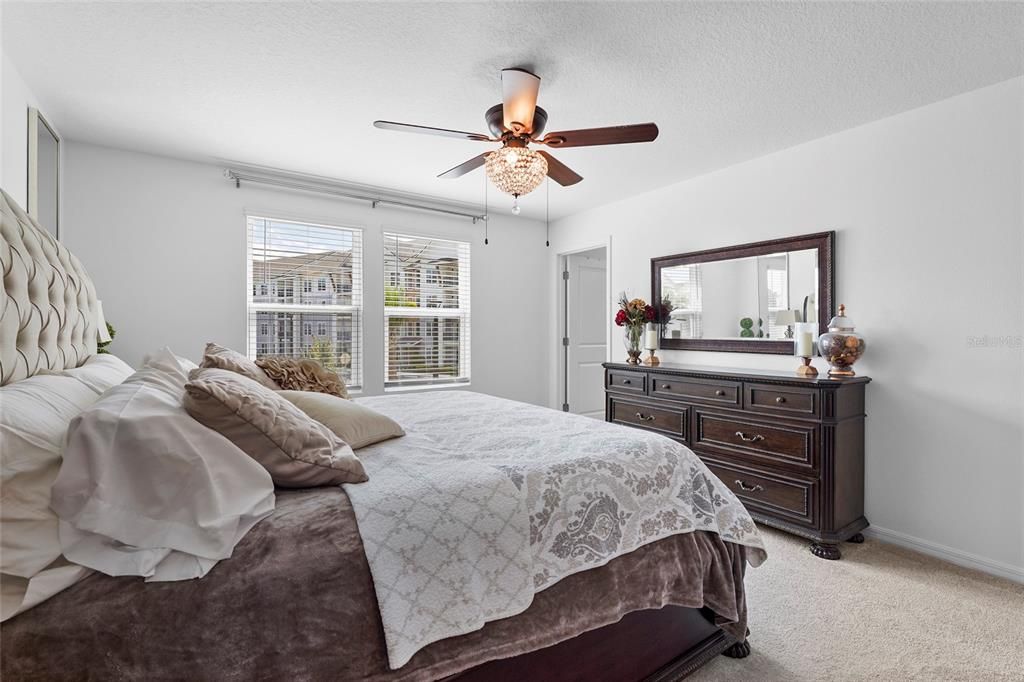 For Rent: $2,600 (3 beds, 2 baths, 1587 Square Feet)