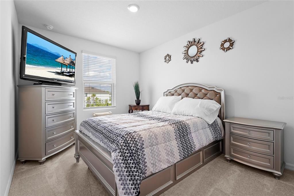 For Rent: $2,600 (3 beds, 2 baths, 1587 Square Feet)